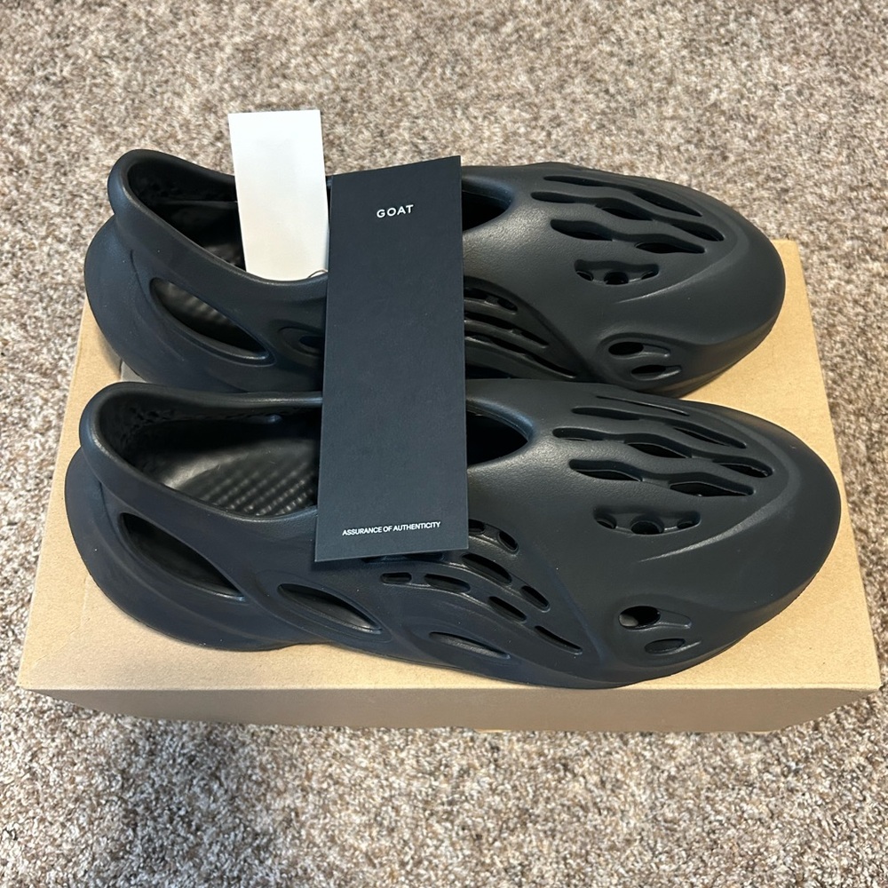 Yeezy Foam Runner - Onyx - Brand New Condition